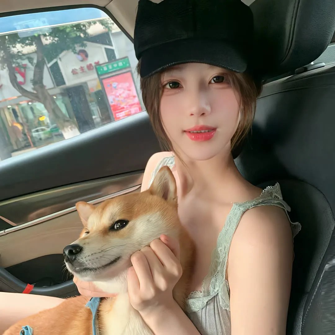 穿风信子蓝的少女